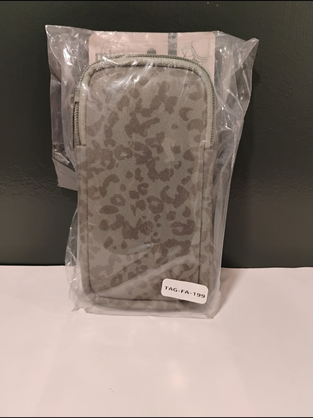 mine Gray Leopard Print Zipper Glasses Case